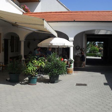 Andreashof Moerbisch Hotel Morbisch am See Bagian luar foto
