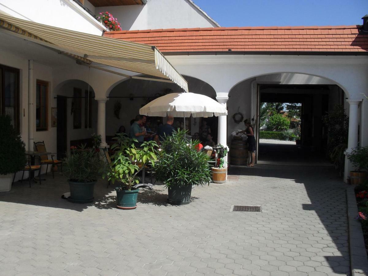 Andreashof Moerbisch Hotel Morbisch am See Bagian luar foto